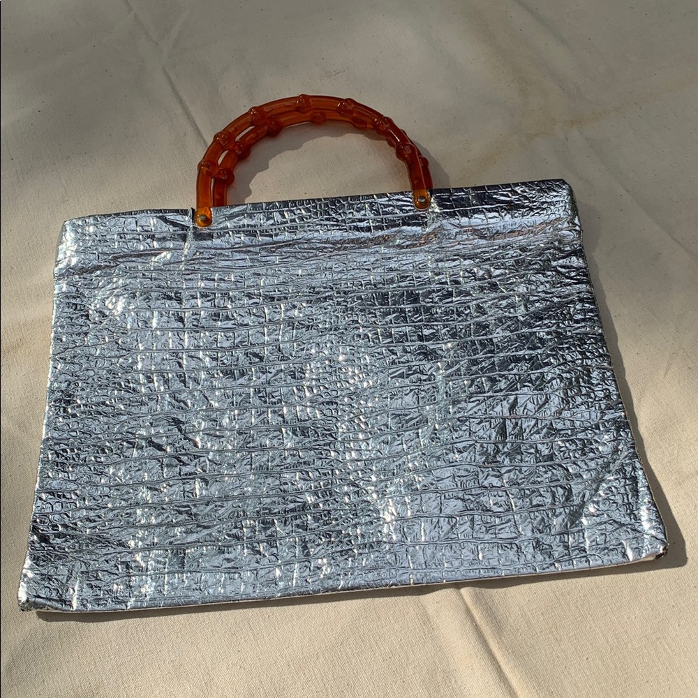 Vintage 1960s metallic silver tote bag with lucite bamboo style handles - Picture 10 of 10